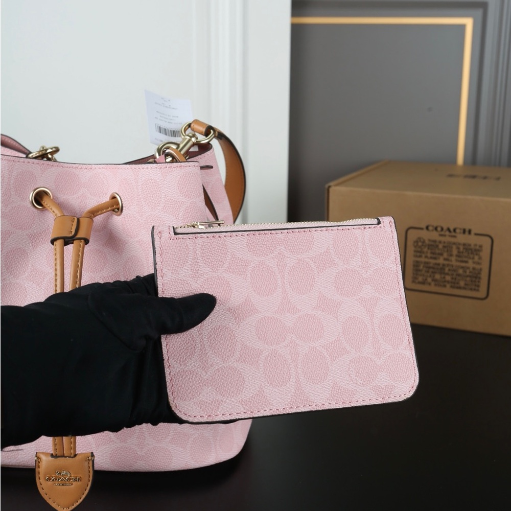 🍷🍷🍷Coach Rowan Bucket Bag in Signature Canvas w/ Charms - Picture 5 of 8